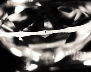 Image 3 – Crown and pavilion girdle facets are dug-out.