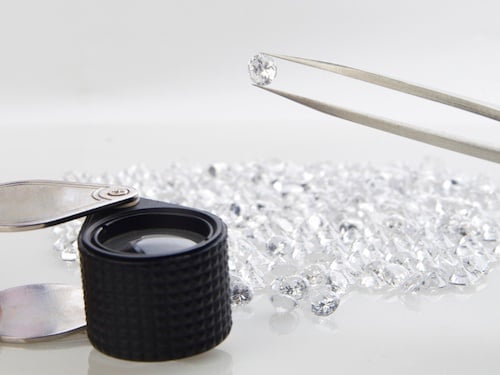 Identifying Synthetic Diamonds Image