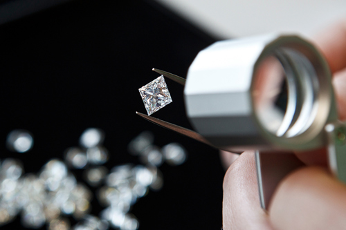 Inspecting diamond image