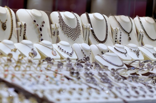 Jewelry shop image