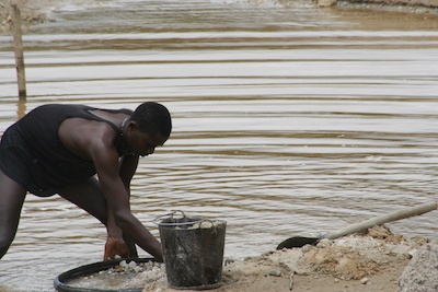 Man looking for Zimbabwe Diamonds Image