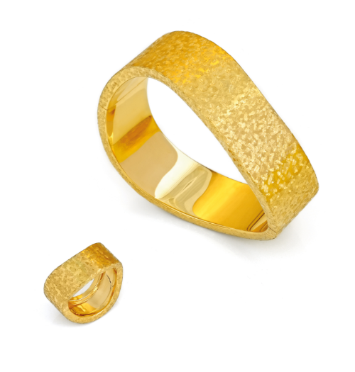 Gold bangle image